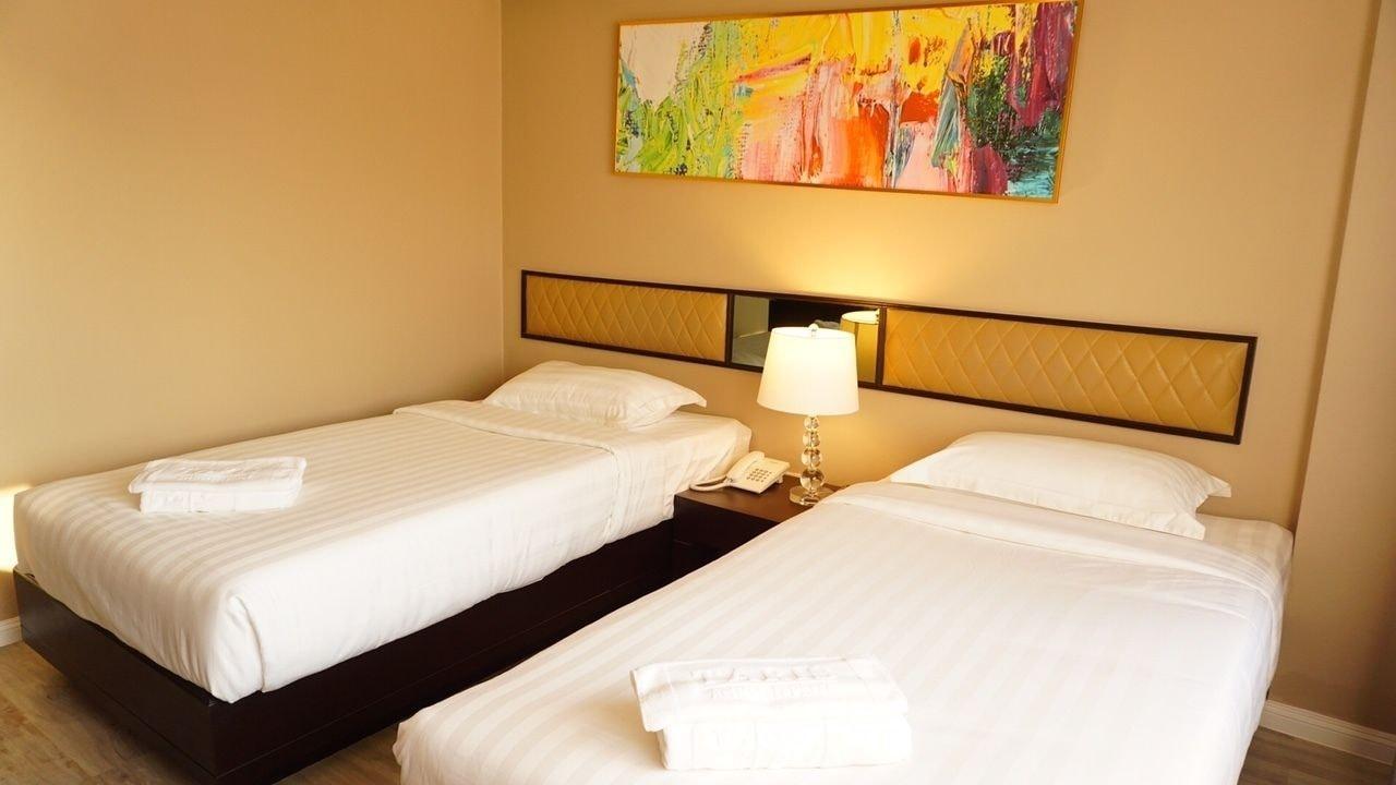 Taris Art Hotel Phrae Exterior photo