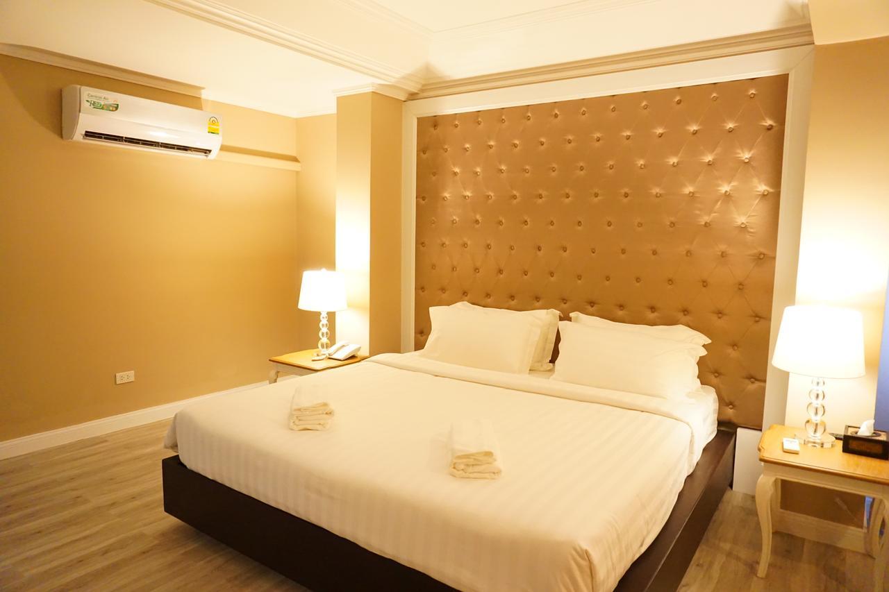 Taris Art Hotel Phrae Exterior photo