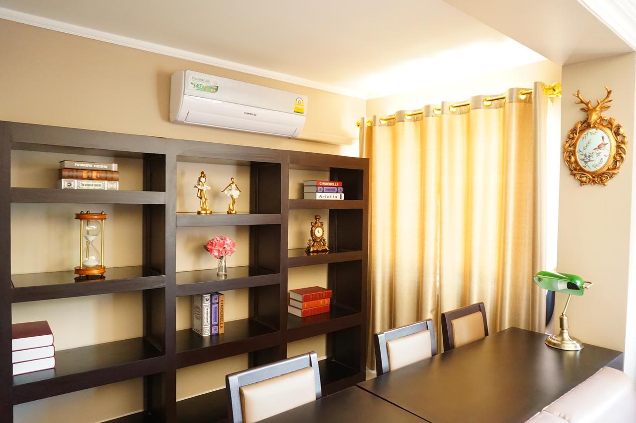 Taris Art Hotel Phrae Exterior photo