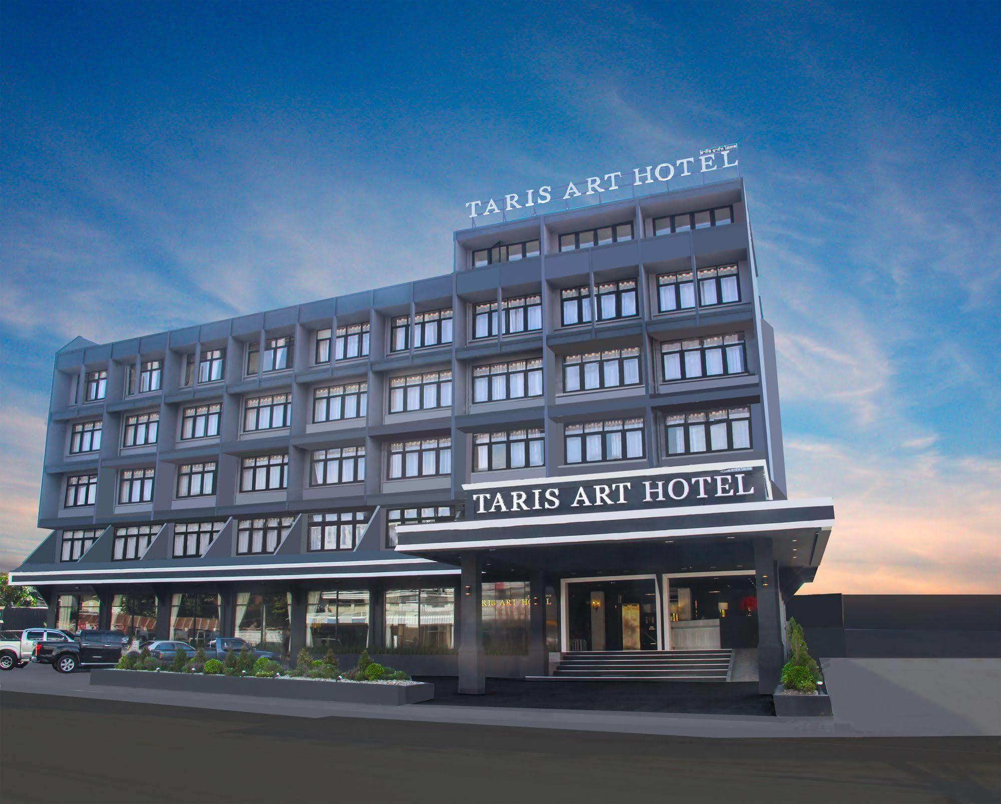 Taris Art Hotel Phrae Exterior photo